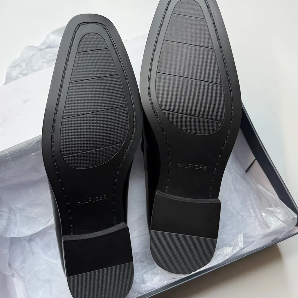 Tommy Hilfiger Men's Sawlin Logo Embellished Dress Loafers- Size 8.5M